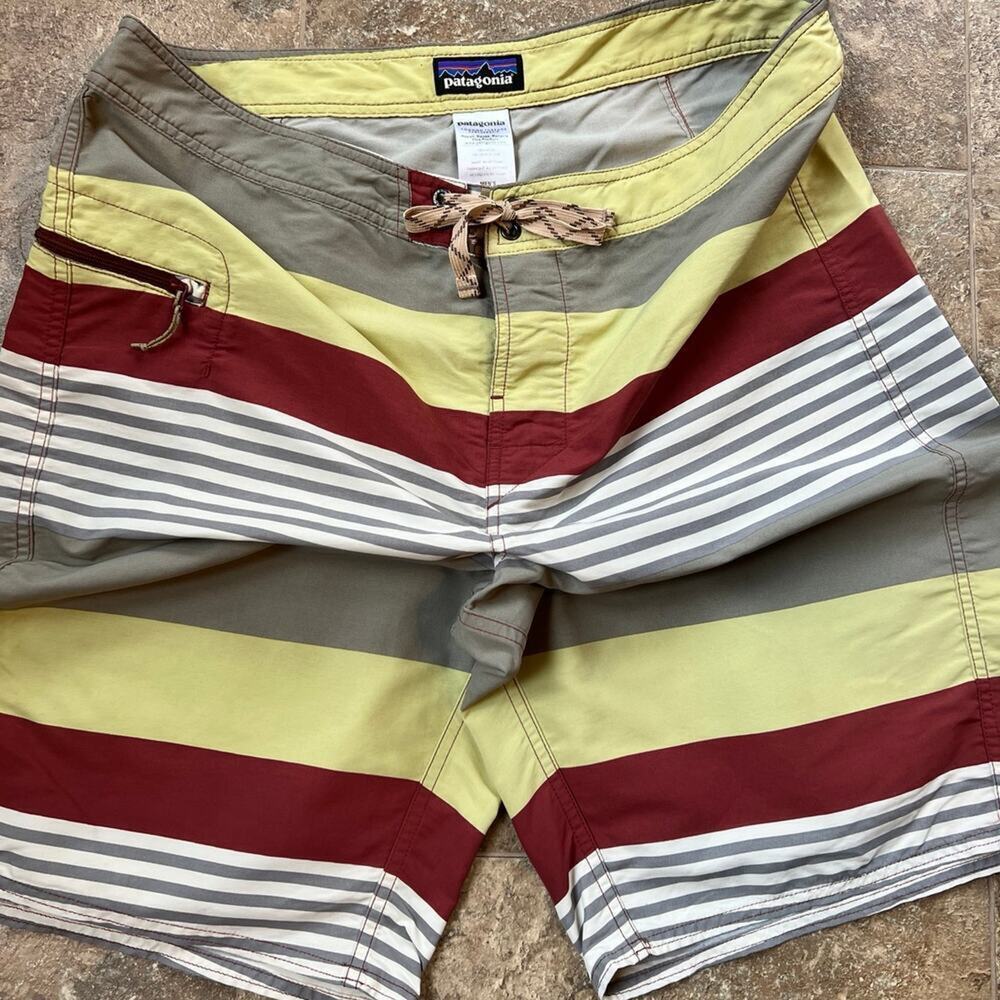 PATAGONIA Wavefarer Board Swim Shorts, Multicolor, Men's size 36